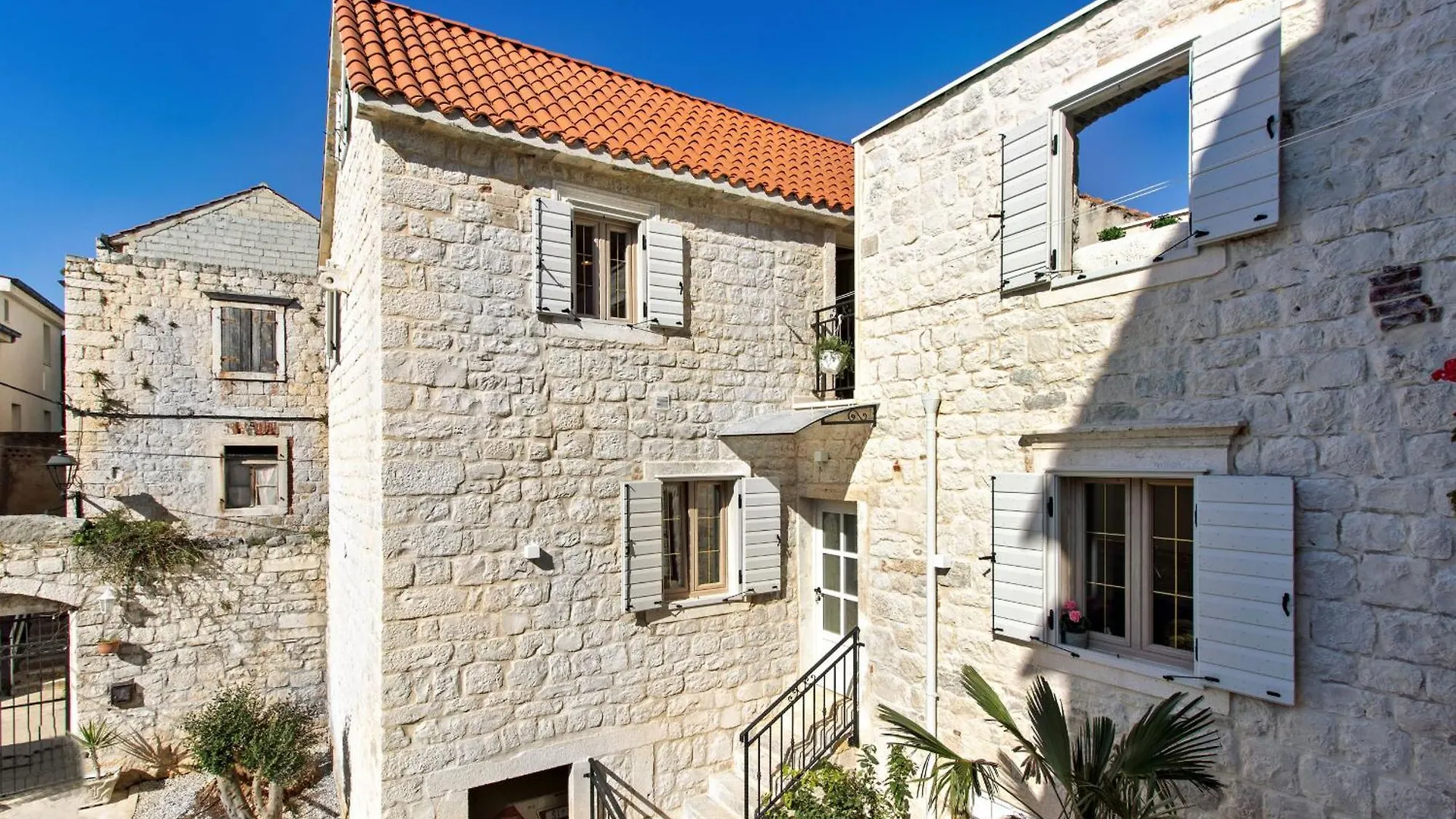 Stone House Trogir Villa 0*,