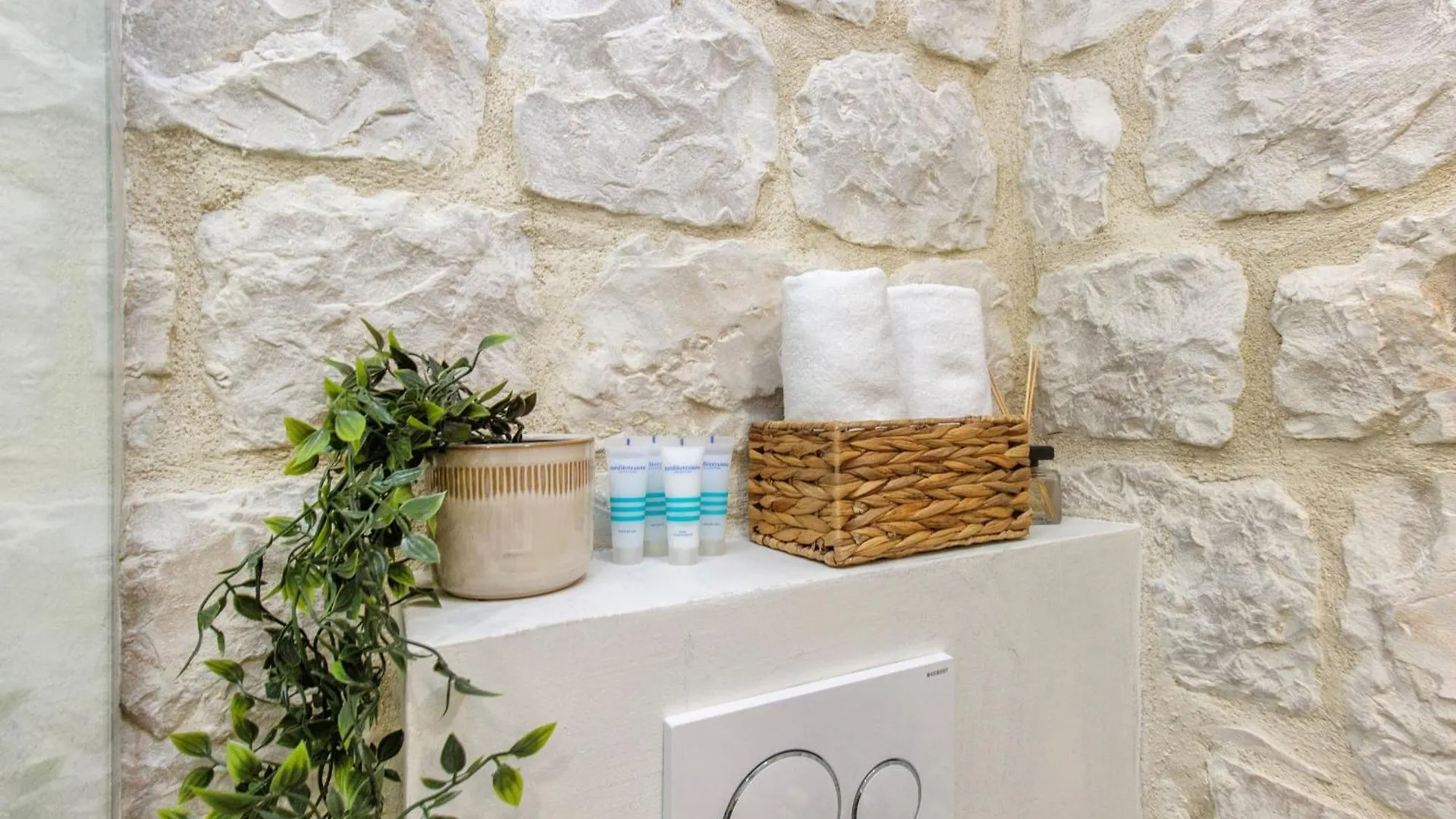 Stone House Trogir Villa 0*,